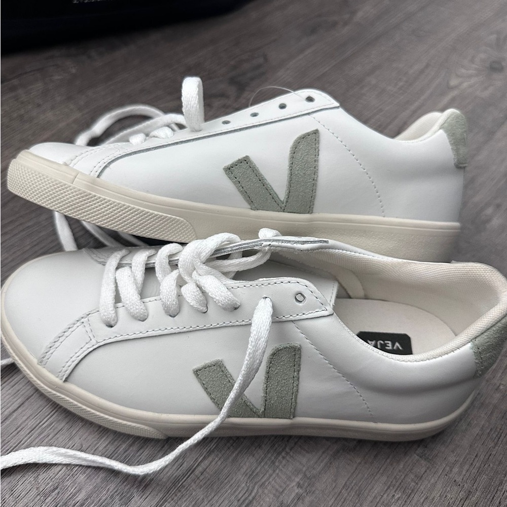 White Veja women Sneakers